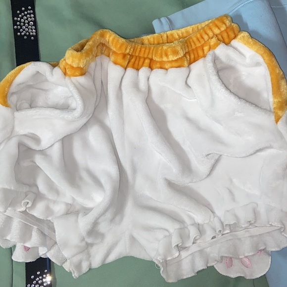 Korgi booty shorts 🩳 - Picture 3 of 3